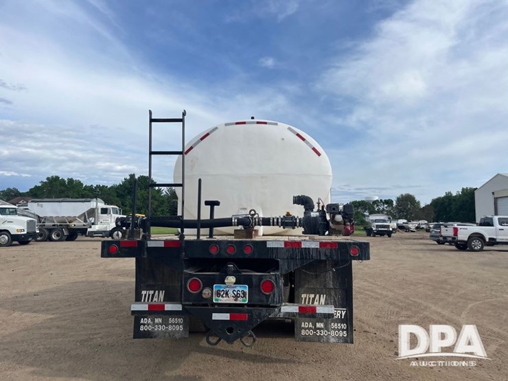 1993-white-gmc-liquid-truck-(dr8592-unit-129952)-image-11