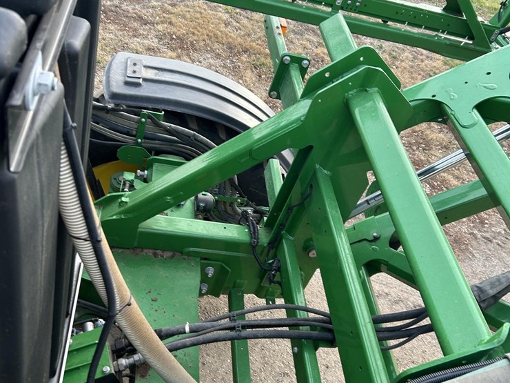 2017-john-deere-r4038-image-59