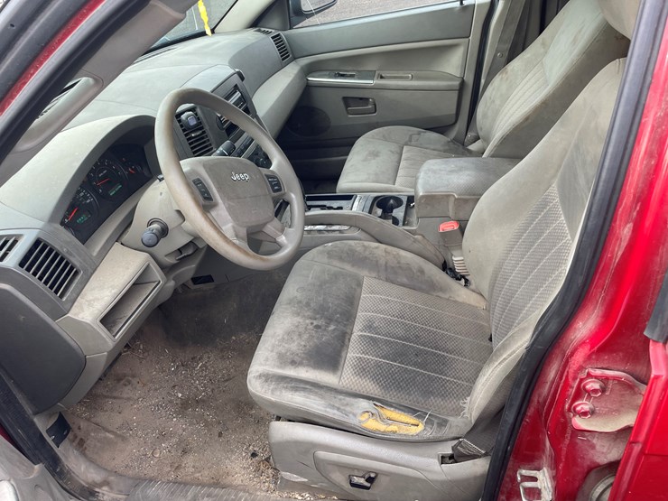 2005-jeep-grand-cherokee-laredo-image-27