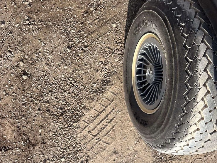 ez-go-golf-cart-image-12