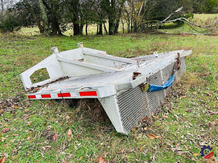 aluminum-7ft-flatbed-truck-body-image-3