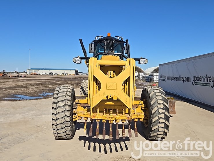 2016-caterpillar-120m2-image-9