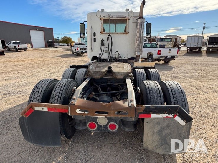 2006-freightliner-day-cab-truck-(gp12099,-unit-802)-image-7