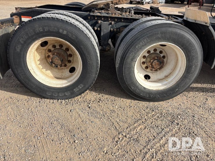 2006-freightliner-day-cab-truck-(gp12099,-unit-802)-image-39