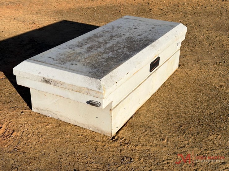 drop-in-pickup-truck-tool-box-image-1