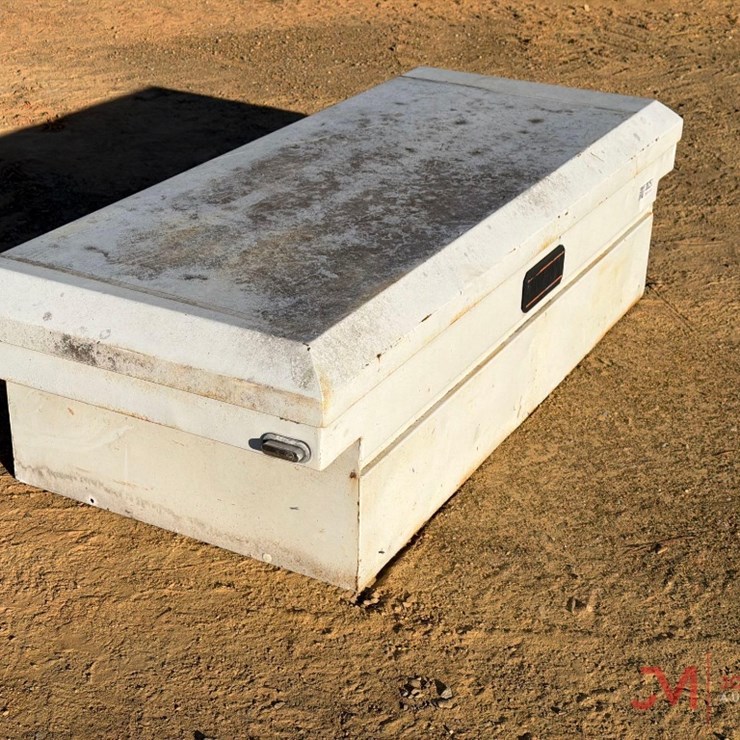 DROP-IN PICKUP TRUCK TOOL BOX