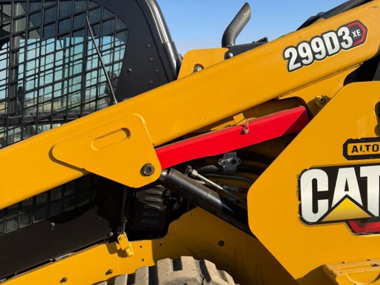 2022-caterpillar-299d3-xe-image-25