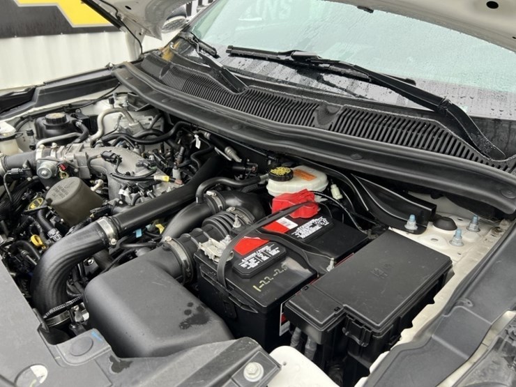 2017-ford-explorer-image-11