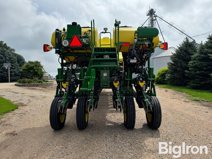 2020-john-deere-1775nt-image-6