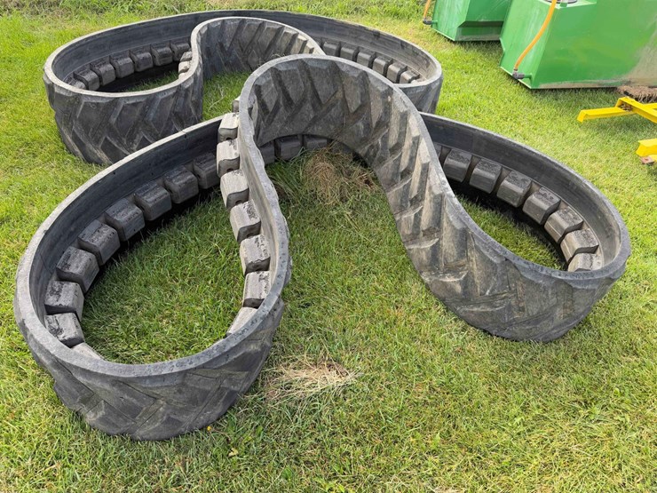 tractor-tracks-image-4