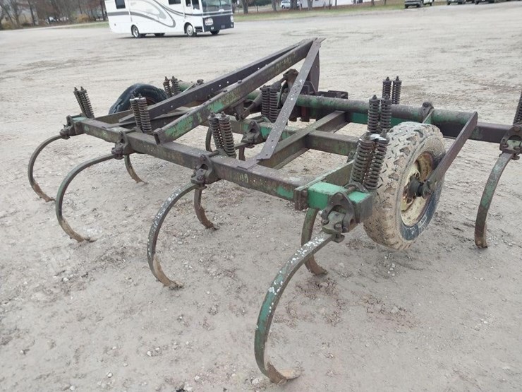 john-deere-12-image-5