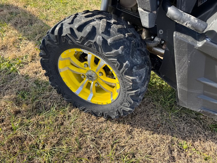 john-deere-gator-image-13