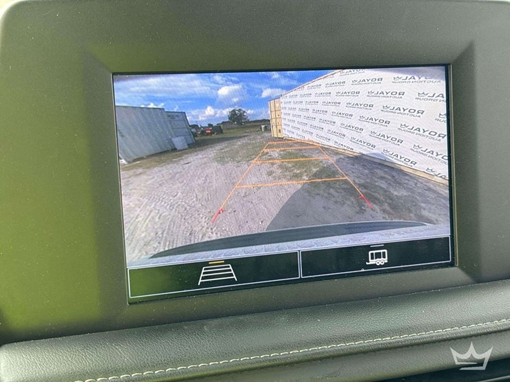 2023-chevrolet-tahoe-image-17