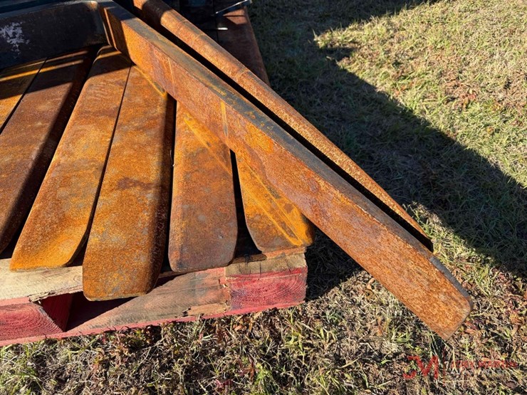 (2)-48"-x-5"-forklift-forks-image-2