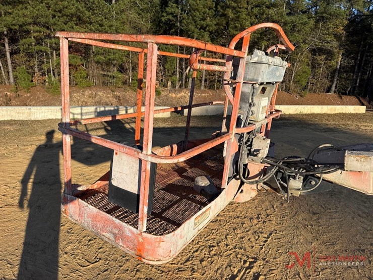 2007-jlg-800s-image-14