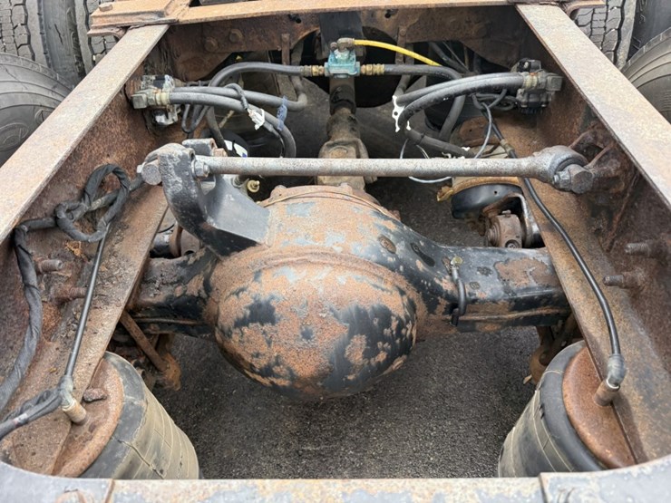 2005-international-8600-image-54