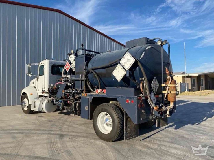 2016-peterbilt-337-image-5