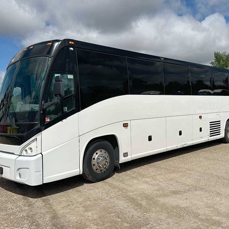 2017 MCI J4500