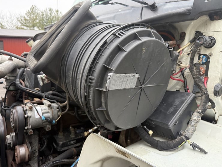 2005-international-8600-image-14