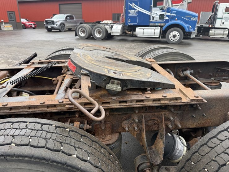 2005-international-8600-image-30