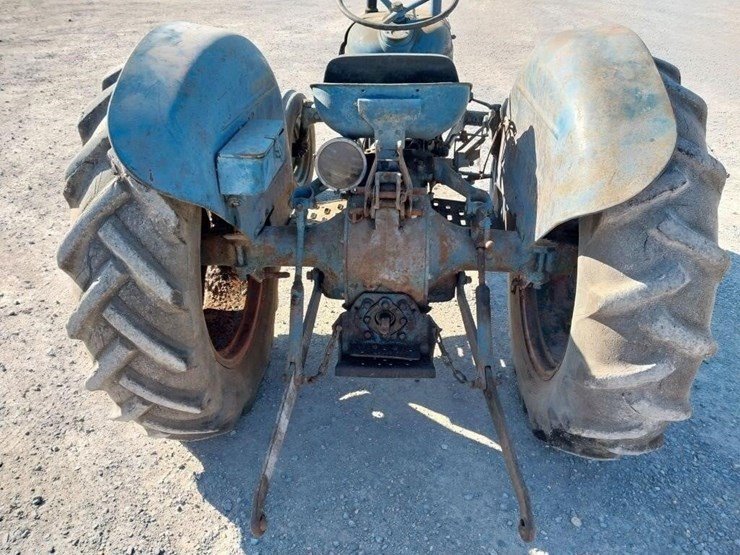 fordson-dexta-image-5