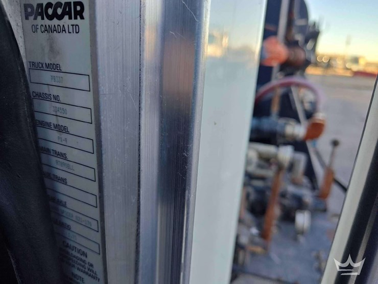 2016-peterbilt-337-image-51