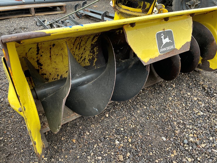 john-deere-300-image-3