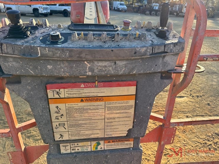 2007-jlg-800s-image-13