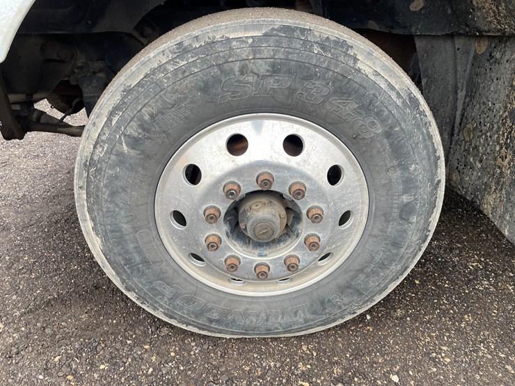 #1061-•-2004-mack-cx613-tandem-axle-day-cab-semi-tractor-(has-wi-title)-image-10