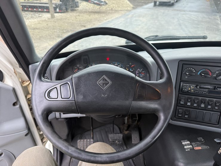 2005-international-8600-image-44