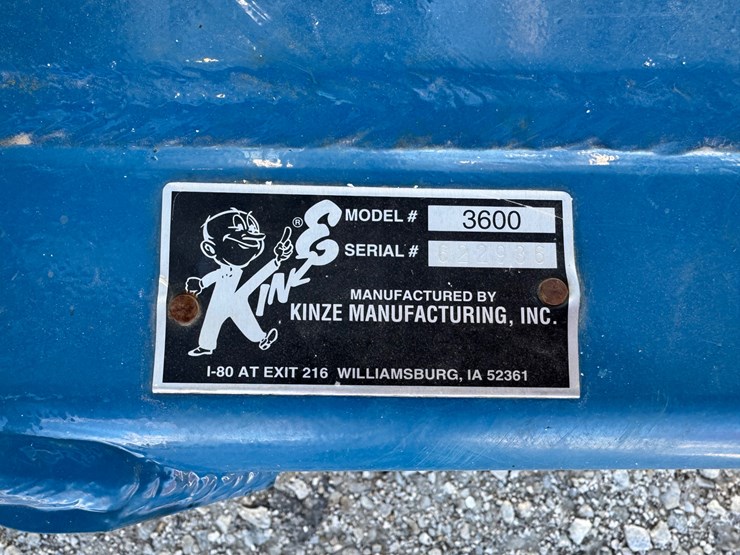 2014-kinze-3600-image-15