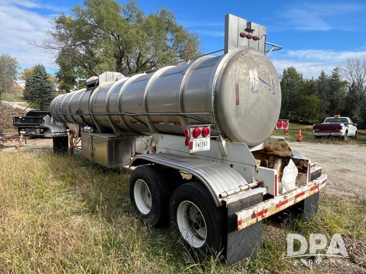 1982-heil-trailer-image-12