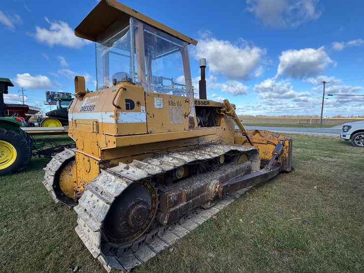 #116-•-dresser-buldozer-image-5