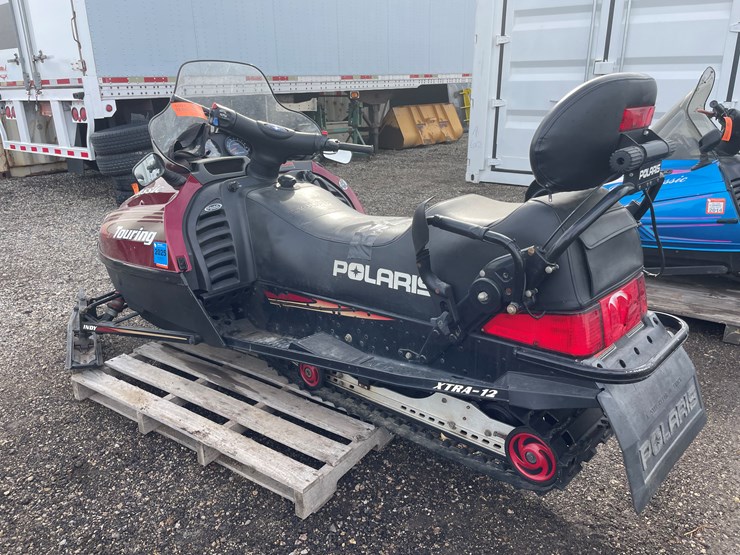 #1091-•-2000-polaris-indy-classic-touring-snowmobile-(has-reg.-card)-image-4