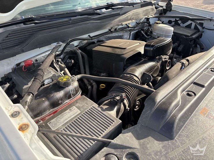 2018-chevrolet-3500-image-8