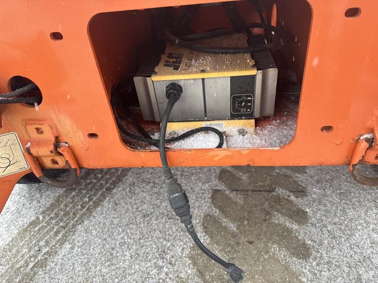 2018-jlg-t350-image-24