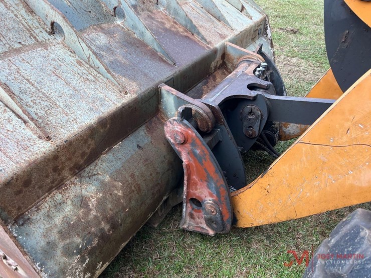 2019-case-621g-image-6