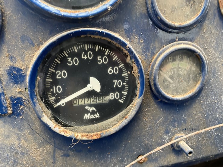 #1250-•-1963-mack-b53s-cab-and-chassis-(has-wi-title)-image-28