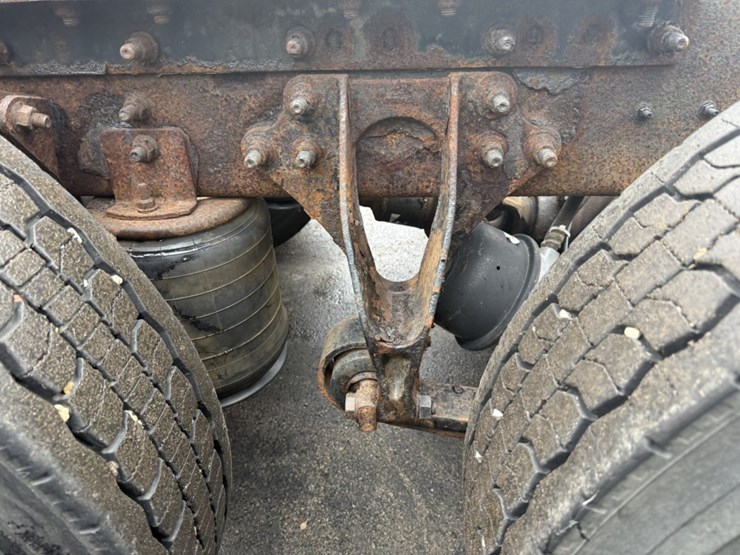 2005-international-8600-image-56