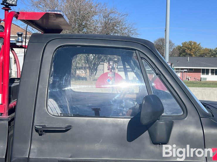 1986-chevrolet-custom-deluxe-image-17