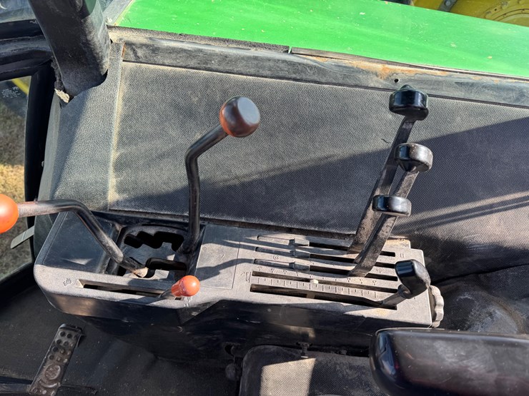 john-deere-4430-image-10