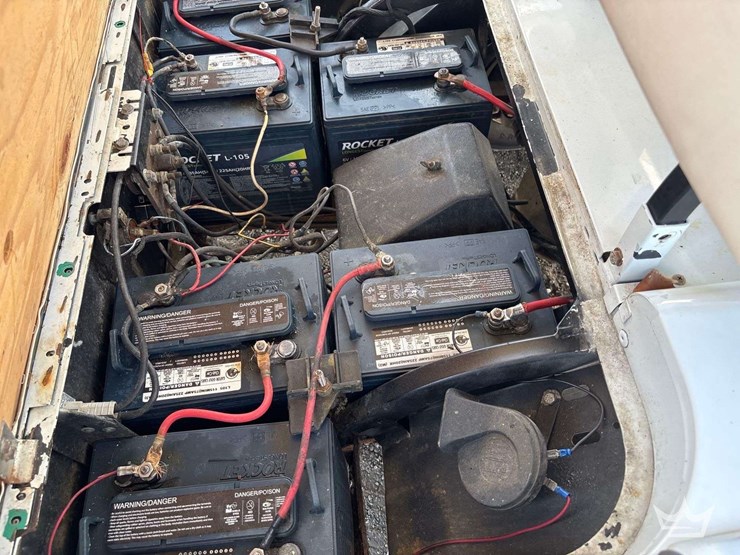 ez-go-golf-cart-image-5