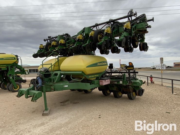 2010-john-deere-dr18-image-1