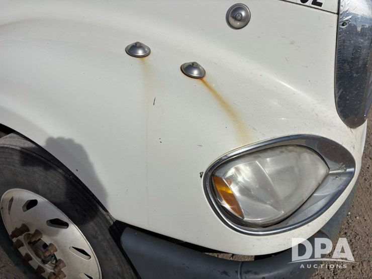 2006-freightliner-day-cab-truck-(gp12099,-unit-802)-image-50