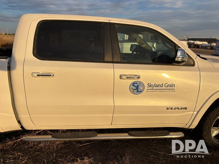 2019-dodge-1500-image-35