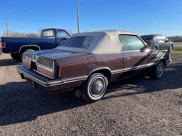 #1075-•-1982-chrysler-lebaron-convertible-(has-wi-title)-image-5