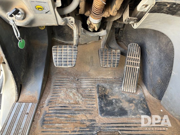 2006-freightliner-day-cab-truck-(gp12099,-unit-802)-image-76