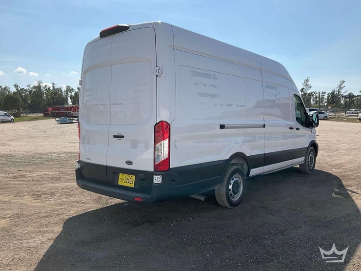 2025-ford-transit-image-3