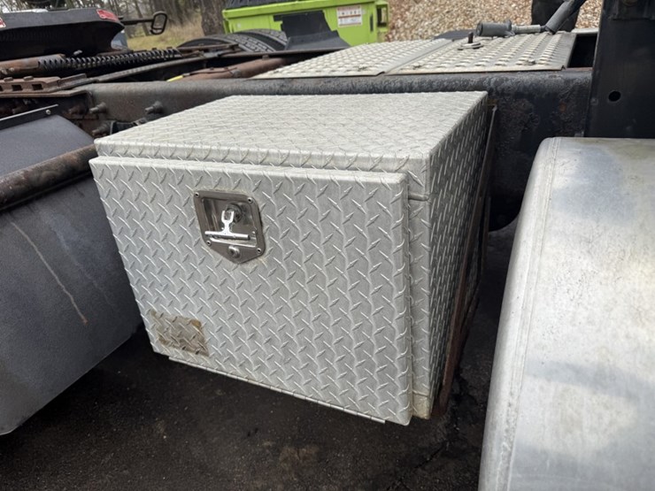 2005-international-8600-image-50