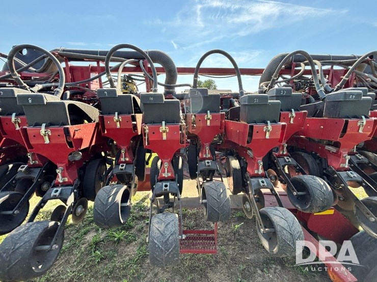 2012-case-ih-1240-image-42